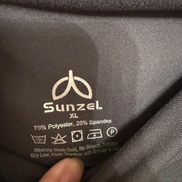 Sunzel Women’s XL Black High Rise Leggings VGUC - Picture 2 of 3